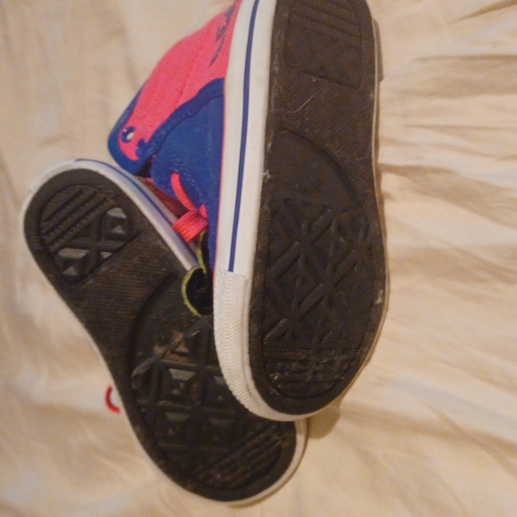 💜5/$25.00💜 Converse size 8 kids - Picture 3 of 4
